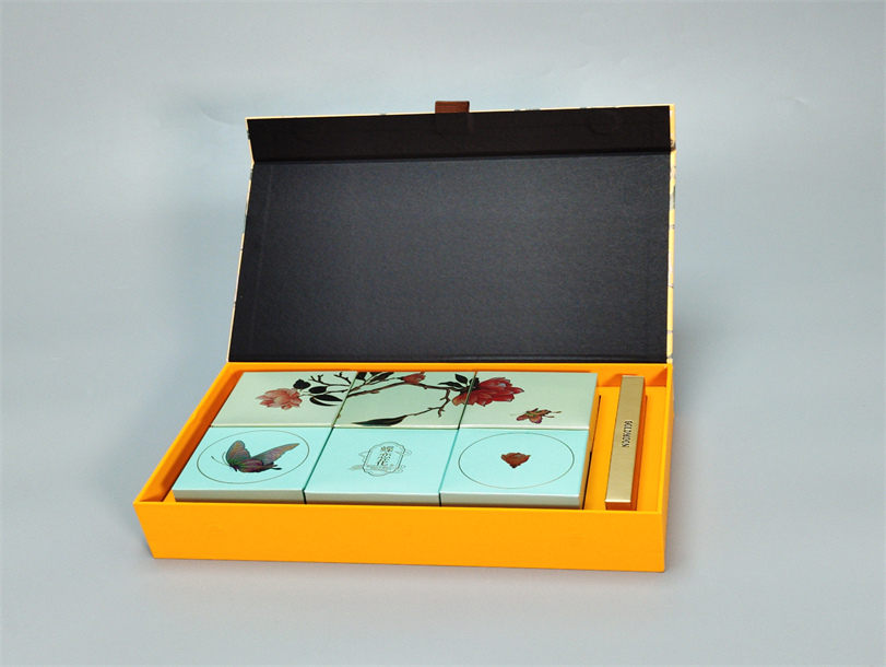 蝶恋花月饼包装盒套盒黄色款