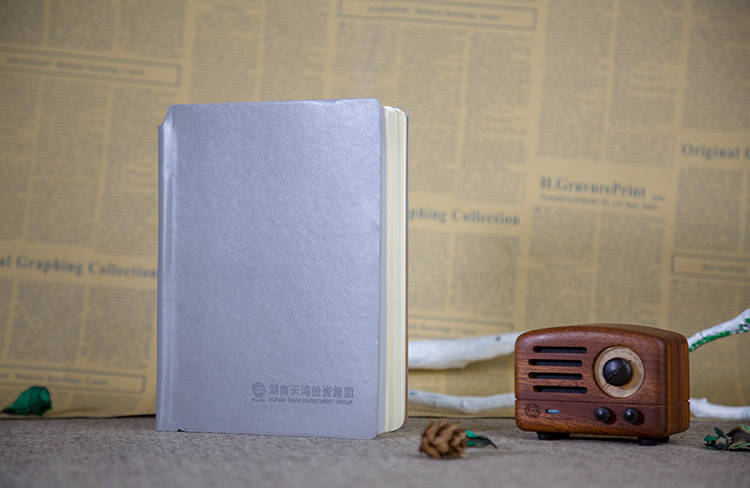 天鸿投资灰色皮质笔记本