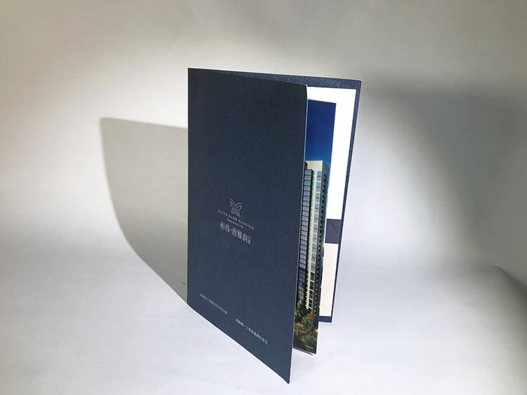 恒伟西雅郡地产折页3